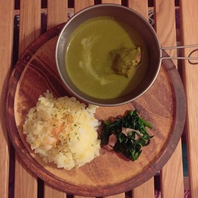 サグチキンカレー(インドほうれん草)