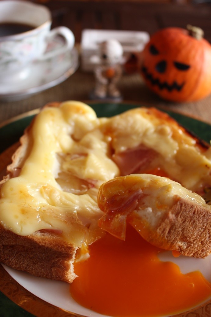 チーズも卵もとろ～りカルボナーラトーストの画像