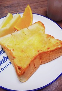 厚切り食パンで☆メープルバタートースト