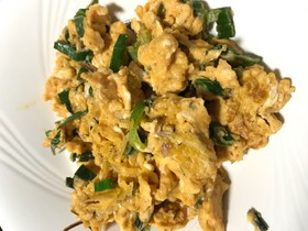 天然だしで葉たまねぎと卵とじ