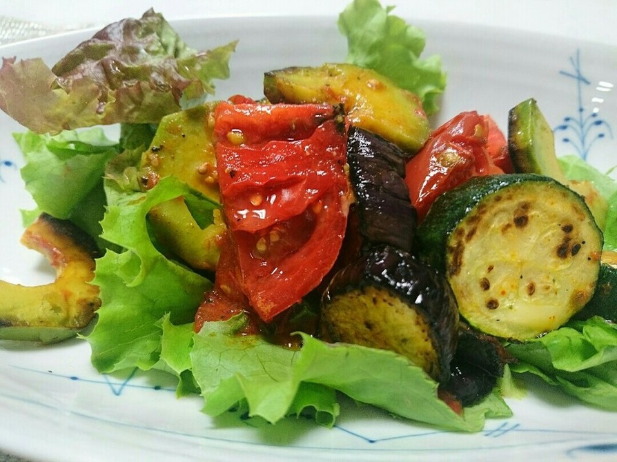 焼きアボガドと夏野菜の温サラダの画像