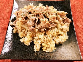 簡単美味♪ガーリックバターライス