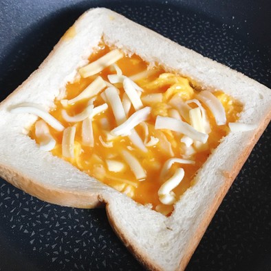 とろとろチーズのエッグトースト♥の写真