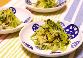 豆苗とキャベツの塩昆布和え