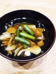 舞茸のお吸い物の写真