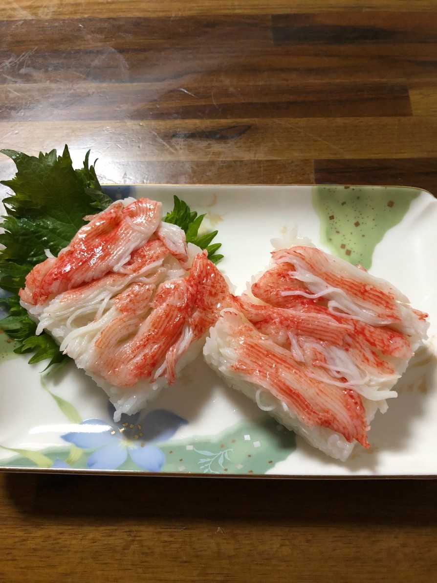 某コンビニ風カニカマ押し寿司の画像