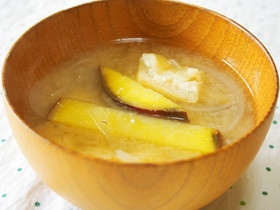 さつま芋の味噌汁♪レンチンしてすぐできる