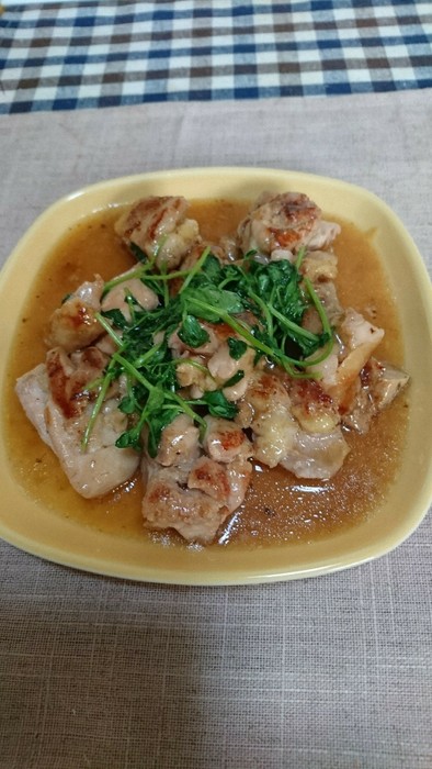 簡単！お酢と生姜の鶏モモ肉の甘辛焼きの写真