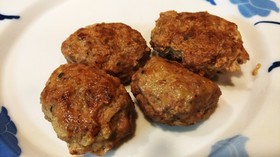 羊とミントを使ったエキゾチックなキョフテ