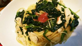 ほうれん草とささみの和風パスタ★梅肉乗せ