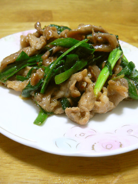 豚肉とにらのピリ辛炒め