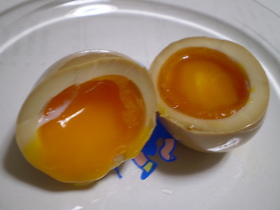 黄身にめろめろ♡煮卵