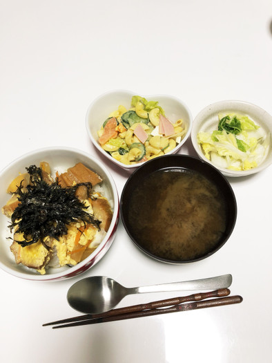仙台麩の卵とじ丼の写真