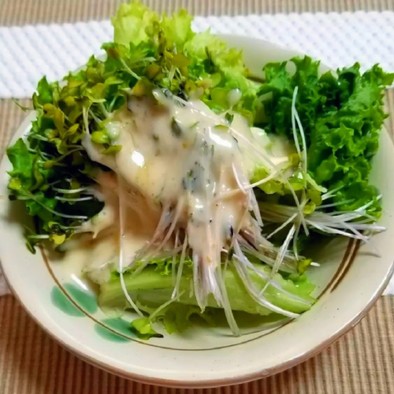 ブロッコリースプラウトのサラダの写真