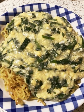 ニラ玉あんかけの焼きそば
