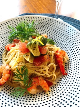 爽やか♪トマトとエビの冷製レモンパスタ
