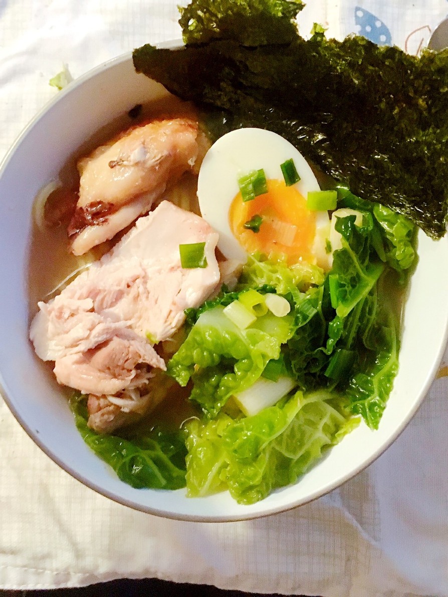 ローストチキンの骨からつくるラーメンの画像