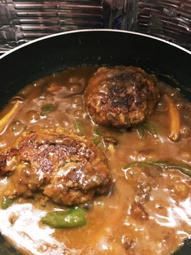 冷凍ハンバーグの簡単カレー煮込み
