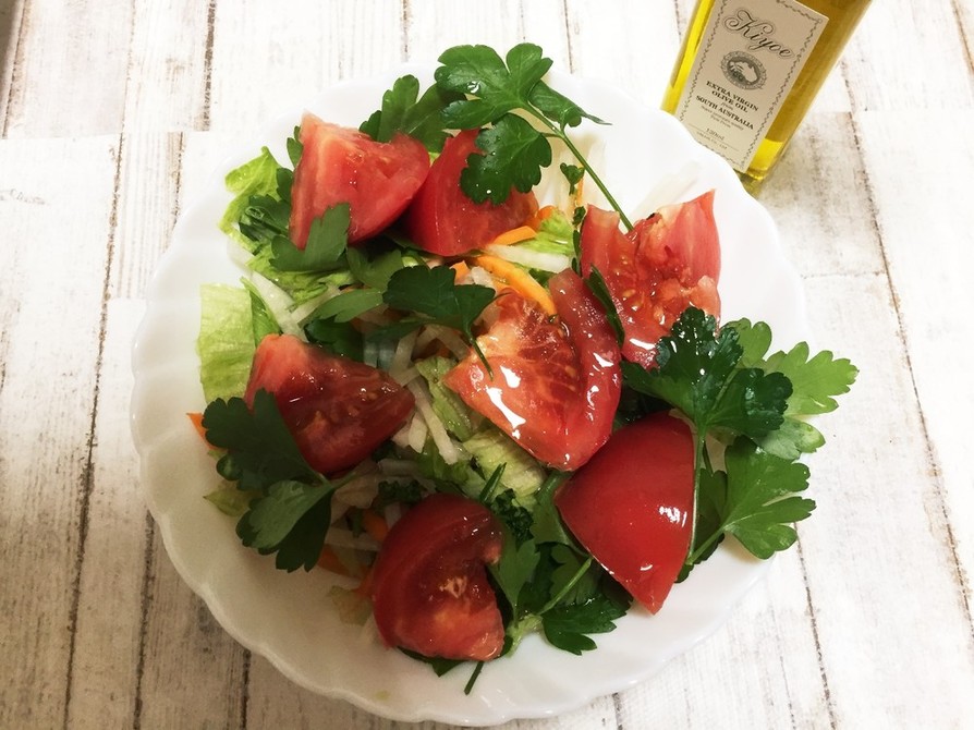 簡単！イタリアンパセリ・トマトのサラダの画像