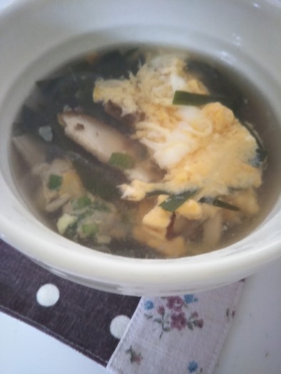 ニラと干し椎茸の春雨スープの写真