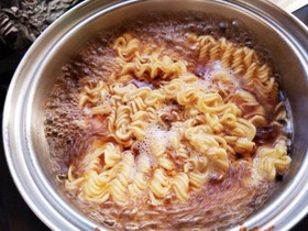 一工夫で美味しいインスタントラーメン✨
