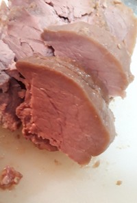 ヨーグルティアで低温調理柔らか豚塊肉