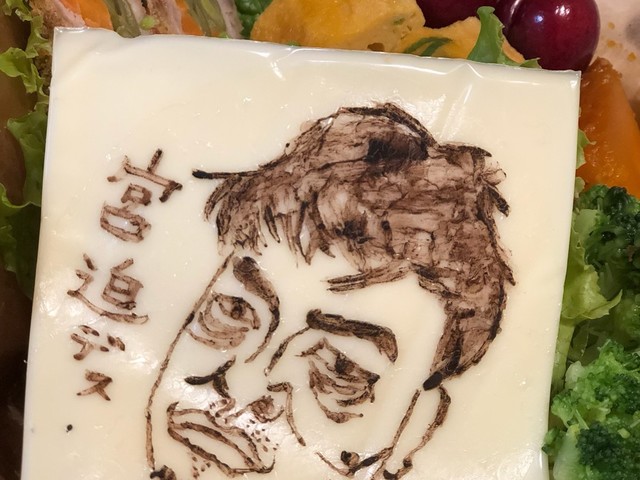 クッキー白塗りモノマネキャラ弁 レシピ 作り方 By ゆぅいんしゅ クックパッド 簡単おいしいみんなのレシピが352万品