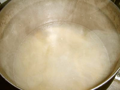 鶏がらスープの取り方の画像