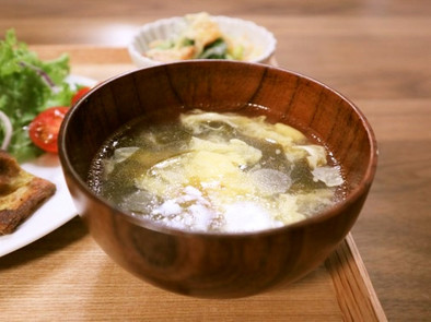 茹で汁で即席中華スープの写真