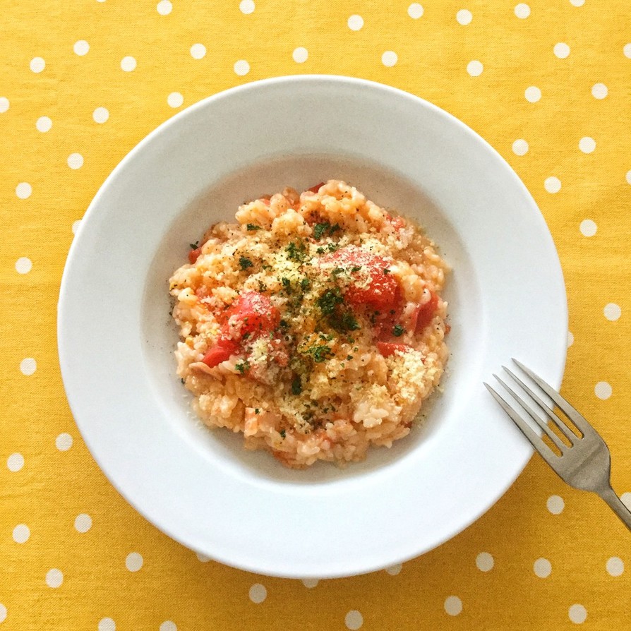 トマトとベーコンの簡単リゾット風ご飯。の画像