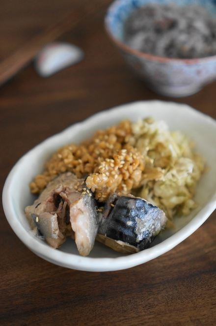 乳酸キャベツと納豆、鯖の亜麻仁油和えの画像