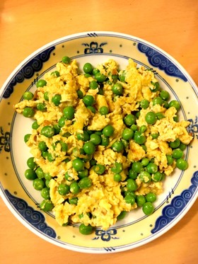 卵とスナップえんどう豆の炒め物