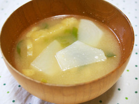 かぶの味噌汁♪かぶが甘くて美味しい♪