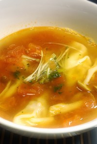 トムヤムクン風ワンタンスープ