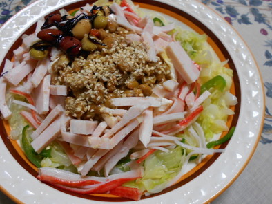 簡単減量食・温野菜と豆腐と納豆サラダの写真