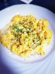 超簡単!チーズinスクランブルエッグ♡の写真