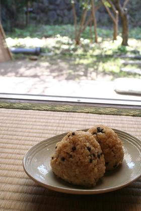 山椒と味噌の玄米おにぎり