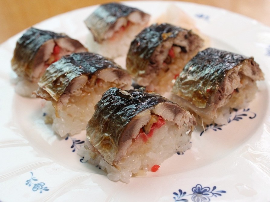 サンマの焼き寿司の画像