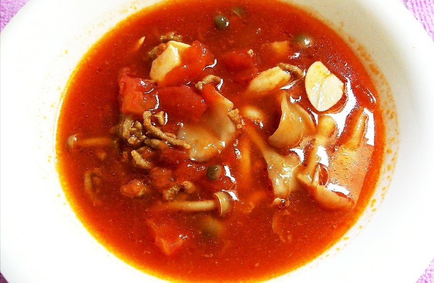キノコとひき肉のトマトスープの画像