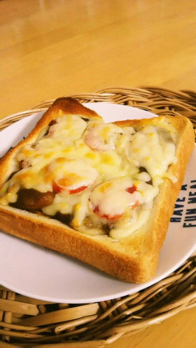 ☆カレーとトマトのチーズトースト☆の写真