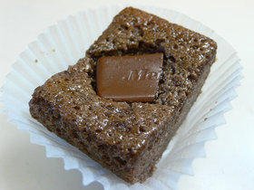 卵白消費!チョコケーキ✿シュワ~