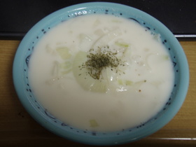 甘くて美味しい☆新玉ねぎのミルクスープ