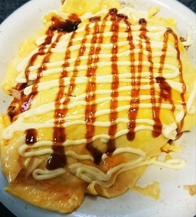残った焼きそばでナポリタン風オムソバ♪