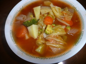 野菜たっぷりトマトスープ