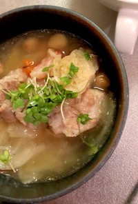 塩豚と豆の野菜スープ