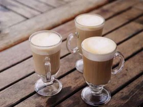 ヴィーガン・ノンカフェイン豆乳ラテ