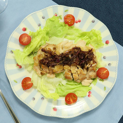 ラディッキオと鶏肉のソテー　バルサミコの写真