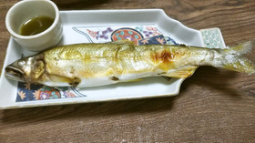 鮎の塩焼き抹茶で蓼酢風