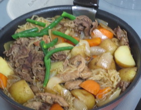 牛豚共演新じゃがの肉じゃが