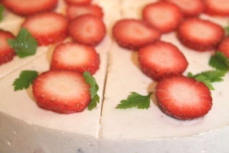 苺の香り いちごババロアケーキ仕立て レシピ 作り方 By よしこ クックパッド